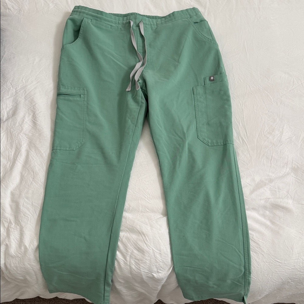 Figs Scrub Pants in Mint Green